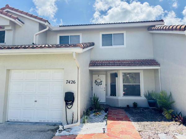 7426 Pinewalk Dr #7426, Pompano Beach, Florida 33063, image 1