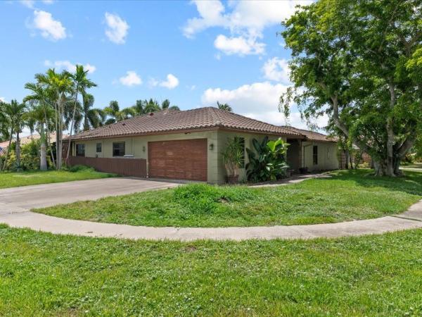 The Fairways, 22100 Serenata Circle W, Boca Raton, Florida 33433, image 1