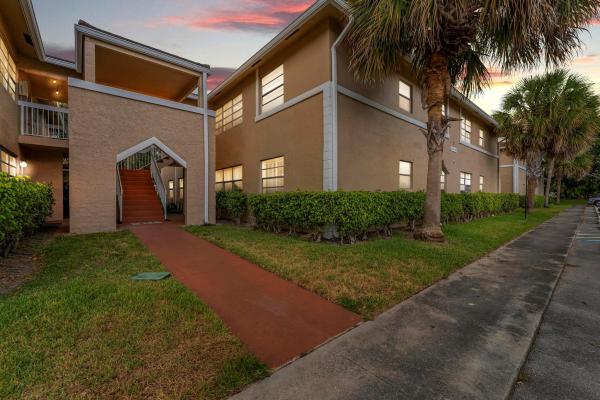 1018 Twin Lakes Dr #21-A, Coral Springs, Florida 33071, image 1