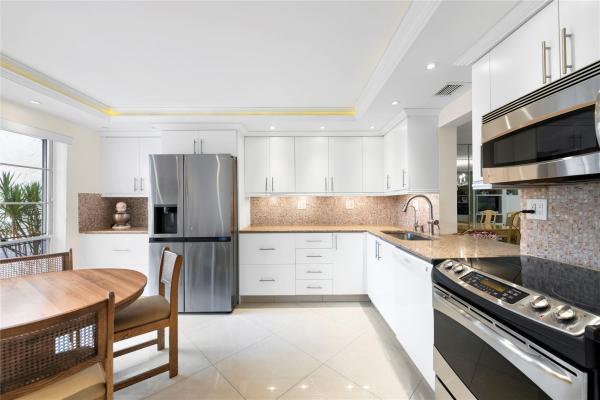 Venetian Park East, 908 NE 27th Ave #908, Hallandale Beach, Florida 33009, image 1