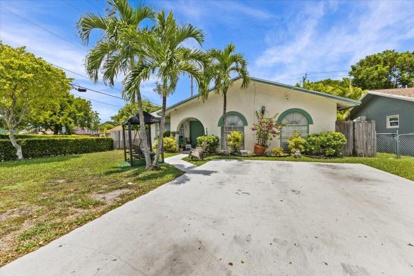 740 SW 9th St, Hallandale Beach, Florida 33009, image 1