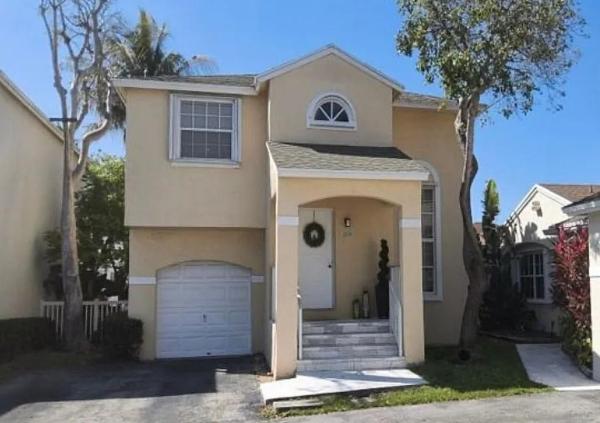 The Provinces Of Pierpointe At Pembroke Lakes, 12018 NW 13th St, Pembroke Pines, Florida 33026, image 1