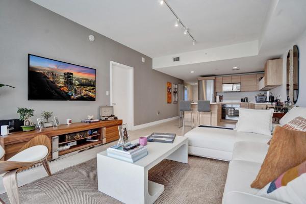 The Harbour South Tower, 16385 Biscayne Blvd 1518, North Miami Beach, Florida 33160, image 1