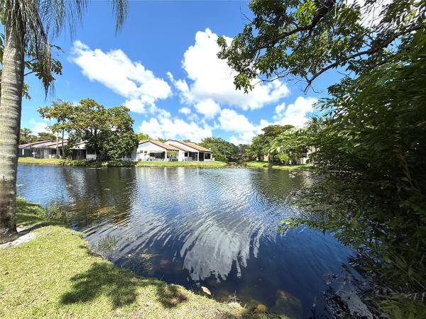 Cocoranda Townhomes, 712 SW 88th Ter #712, Plantation, Florida 33324, image 1