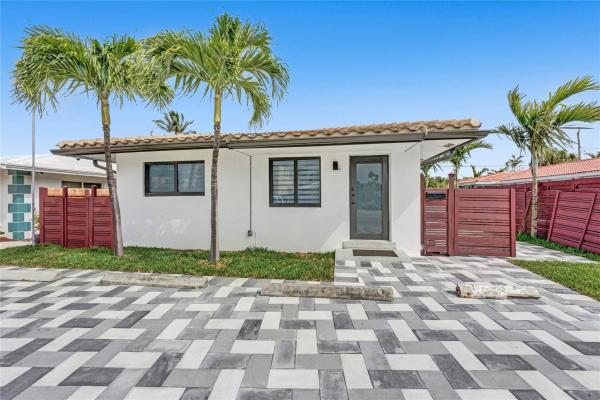 Lauderdale By The Sea No HOA, 4536 Poinciana St #1, Lauderdale By The Sea, Florida 33308, image 1