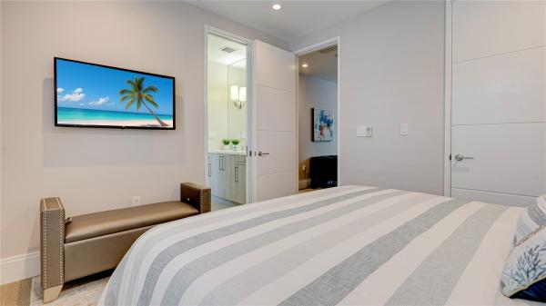 Dolphin Isles, 3200 NE 26th St, Fort Lauderdale, Florida 33305, image 1