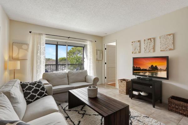 Water Chase At Cypress Bend, 2230 N Cypress Bend Dr #306, Pompano Beach, Florida 33069, image 1