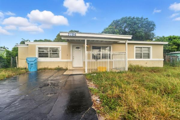 Rolling Green Ridge Seacrest, 3196 N Seacrest Blvd, Boynton Beach, Florida 33435, image 1