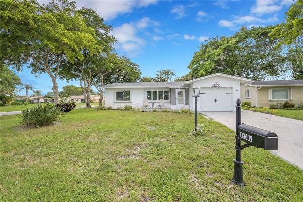 Delray Villas 1, 14387 Amapola Dr, Delray Beach, Florida 33484, image 1