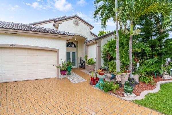 Lake Pointe Estates, 3264 NW 22nd Ave, Oakland Park, Florida 33309, image 1