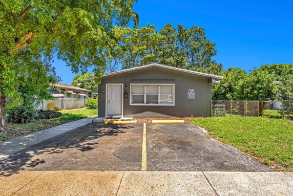 College, 746 SW 4th St, Dania Beach, Florida 33004, image 1