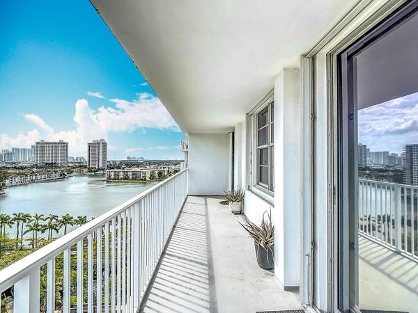 2801 NE 183rd St 1504w, Aventura, Florida 33160, image 1
