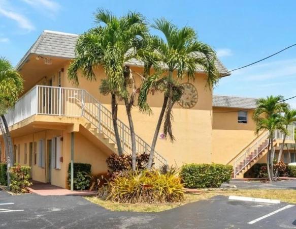 El Sol At Main Street, 4061 N Dixie Hwy #1, Oakland Park, Florida 33334, image 1