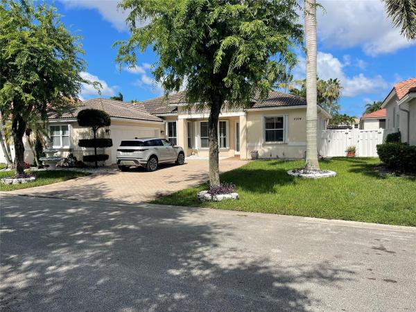 Banyan Oakridge, 5374 SW 33rd Ave, Hollywood, Florida 33312, image 2