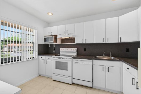 The Pines Of Boca Lago, 9283 Vista Del Lago, Boca Raton, Florida 33428, image 3