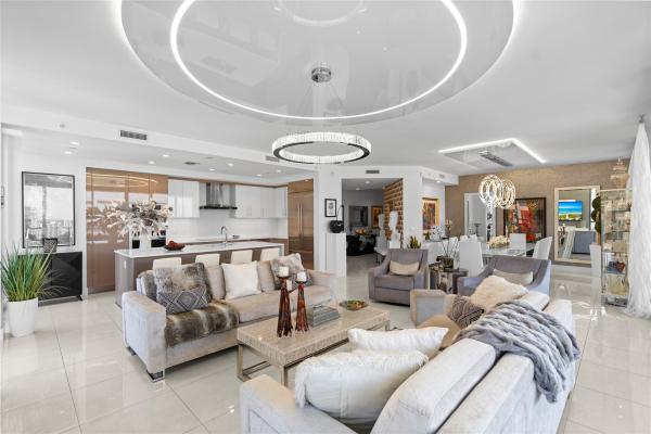 100 Las Olas, 100 E Las Olas Blvd #1901, Fort Lauderdale, Florida 33301, image 1
