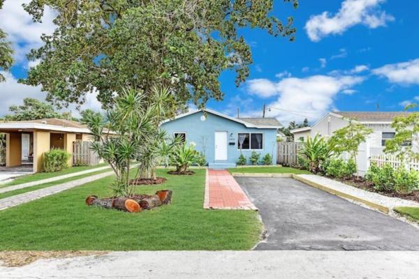 Hollywood Little Ranches, 2908 Van Buren St, Hollywood, Florida 33020, image 1