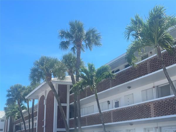 Lighthouse Point Gardens South, 2050 NE 39th St #108W, Pompano Beach, Florida 33064, image 1