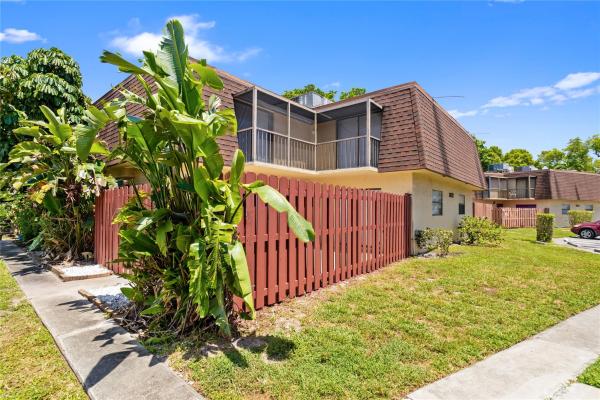 Villas At Woodland Greens, 5822 Swordfish Ct #C, Tamarac, Florida 33319, image 1