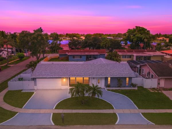 Pasadena Lakes, 621 NW 97th Ter, Pembroke Pines, Florida 33024, image 1