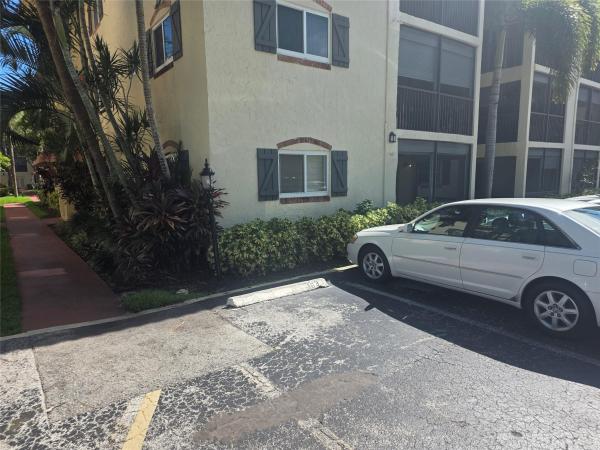 Barcelona North, 251 S Cypress Rd #101, Pompano Beach, Florida 33060, image 1