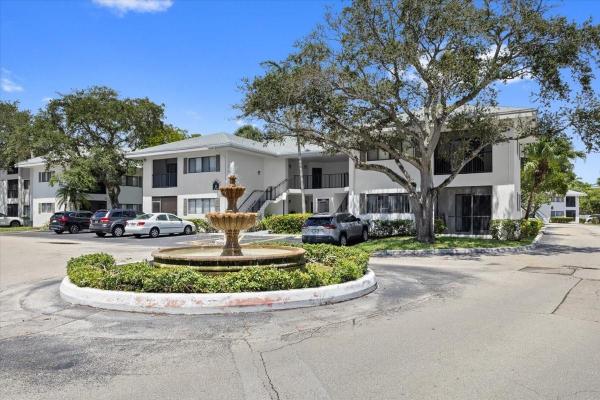 Marina Oaks, 2445 SW 18th Ter #806, Fort Lauderdale, Florida 33315, image 1