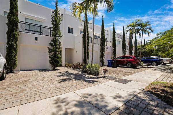 Gateway Park, 834 NE 19th Ave #834, Fort Lauderdale, Florida 33304, image 1