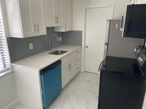 Central Oakland Park, 770 NE 38th St #F, Oakland Park, Florida 33334, image 1