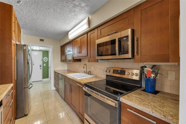Versailles Court At The Fountains Of Palm Beach, 4702 Fountains Dr #205, Lake Worth Beach, Florida 33467, image 1