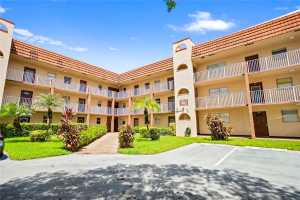 Sunrise Lakes 3, 2801 N Pine Island Rd #208, Sunrise, Florida 33322, image 1