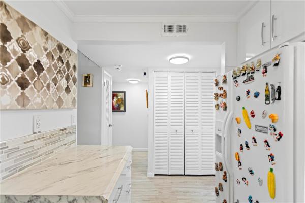 Sunrise Lakes 3, 2801 N Pine Island Rd #208, Sunrise, Florida 33322, image 1