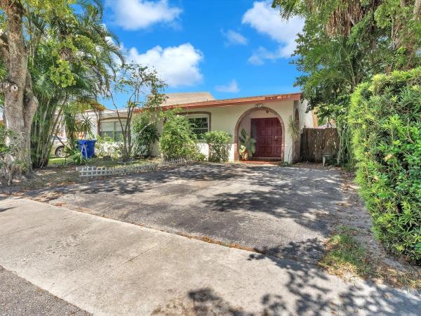 Applegreen, 6171 SW 6th St, Margate, Florida 33068, image 1