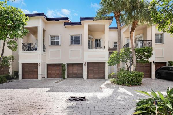 Victoria Mews, 320 NE 7th Ave, Fort Lauderdale, Florida 33301, image 1