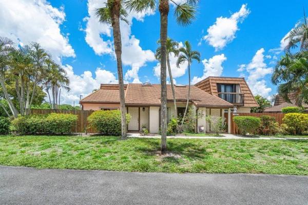 Lake Colony, 4252 Palm Bay Cir #D, West Palm Beach, Florida 33406, image 1