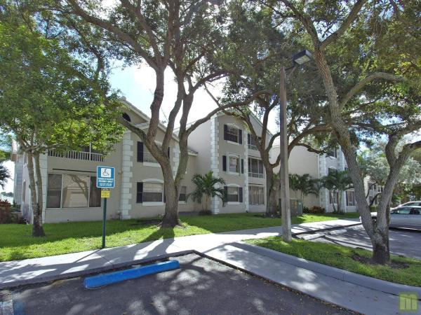 LakeView Club, 2811 N Oakland Forest Dr #201, Oakland Park, Florida 33309, image 1