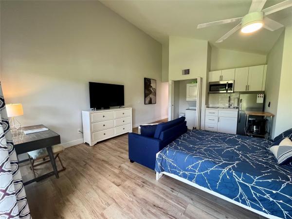 Tennis Lodges, 11863 Wimbledon Cir #536, Wellington, Florida 33414, image 1