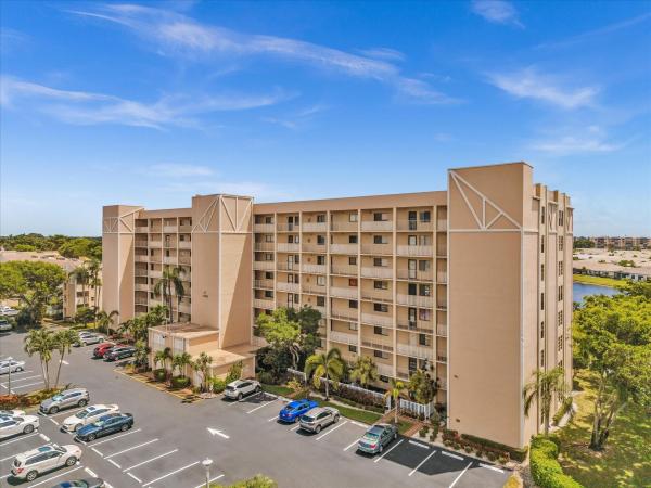 Huntington Lakes 3, 14426 Amberly Ln #108, Delray Beach, Florida 33446, image 1