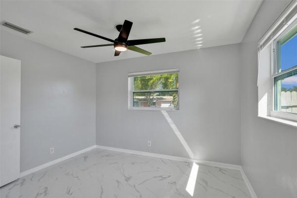 Boniello Gardens, 260 NE 41st St, Oakland Park, Florida 33334, image 3