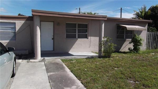 Rolling Green Ridge Seacrest, 3136 N Seacrest Blvd, Boynton Beach, Florida 33435, image 1