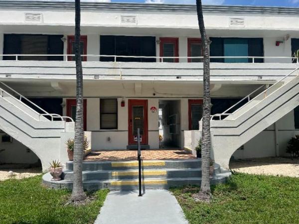 Chateau Gardens, 311 Liberty St #18, Hollywood, Florida 33019, image 1