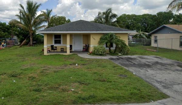 Park Estates, 1101 Sw Ave J, Belle Glade, Florida 33430, image 1