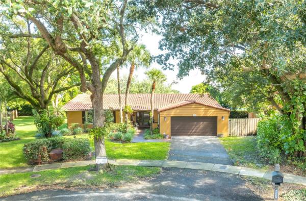 Lake Glenn Ellen, 8635 Menteith Ter, Miami Lakes, Florida 33016, image 1