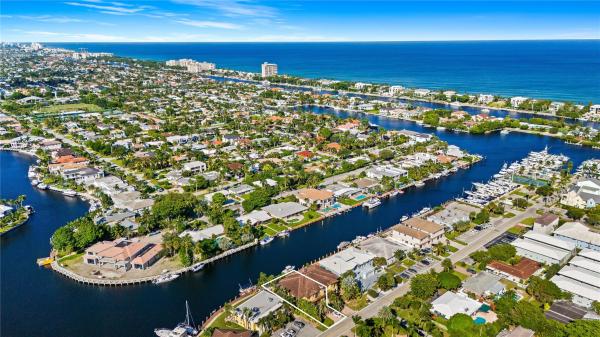 Lighthouse Point Residential, 2637 NE 28th Ct, Lighthouse Point, Florida 33064, image 1