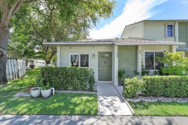 Crystal View Townhomes, 839 Crystal Lake Dr #839, Deerfield Beach, Florida 33064, image 1