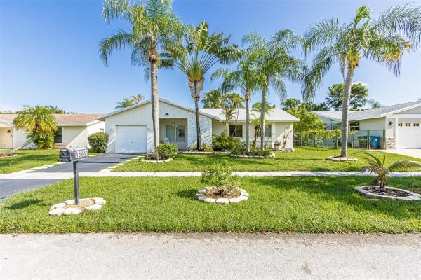 Bonaventure Lakes, 16841 Royal Poinciana Dr, Weston, Florida 33326, image 1