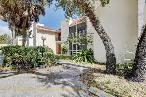 Spanish Oaks Of Boca, 640 NW 13th St #12, Boca Raton, Florida 33486, image 1