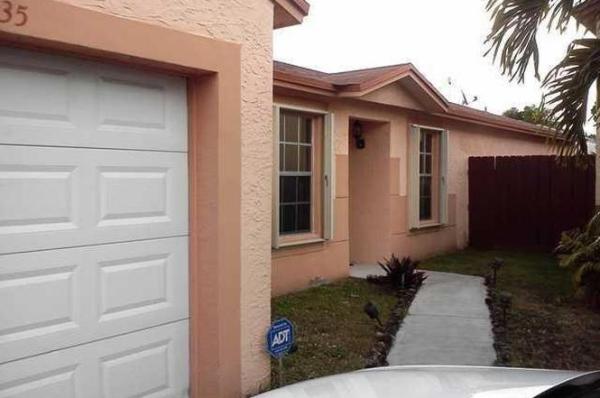 19835 NW 64th Pl, Hialeah, Florida 33015, image 1