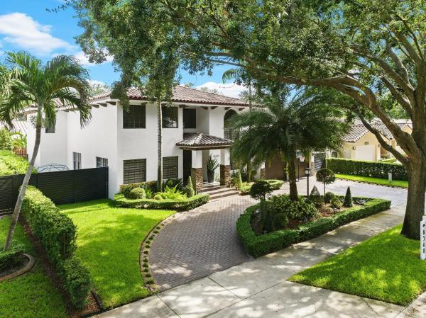 Royal Oaks, 8340 NW 167th Ter, Miami Lakes, Florida 33016, image 1