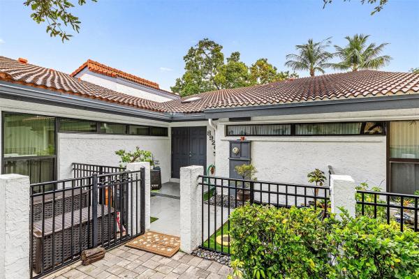8920 Jacaranda Ln, Plantation, Florida 33324, image 1