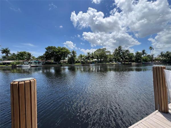 Townhouse Isles, 18 Middlesex Dr #18, Wilton Manors, Florida 33305, image 1
